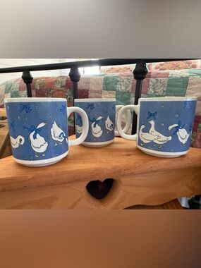 Set of 3 Vintage Goose Mugs
